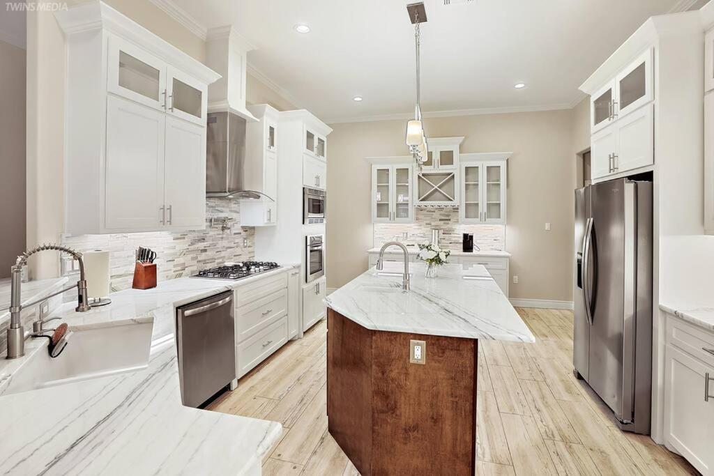 Luxurious Coastal Retreat Brand New 4Br Home With Fast Wifi, 15 Min To Beach! Corpus Christi Exterior photo