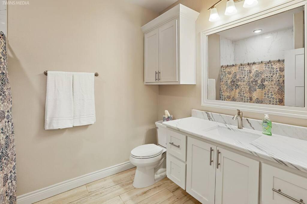 Luxurious Coastal Retreat Brand New 4Br Home With Fast Wifi, 15 Min To Beach! Corpus Christi Exterior photo