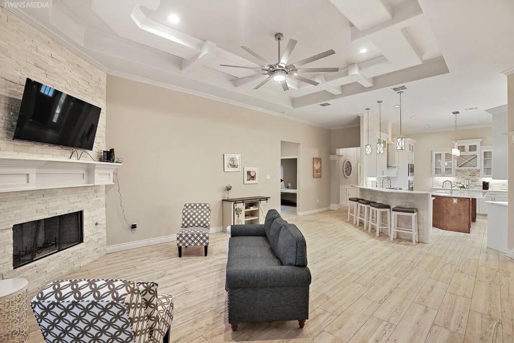 Luxurious Coastal Retreat Brand New 4Br Home With Fast Wifi, 15 Min To Beach! Corpus Christi Exterior photo