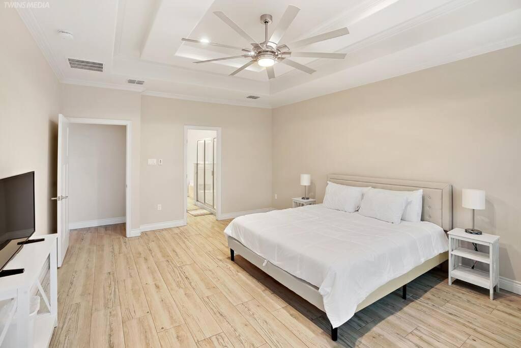 Luxurious Coastal Retreat Brand New 4Br Home With Fast Wifi, 15 Min To Beach! Corpus Christi Exterior photo